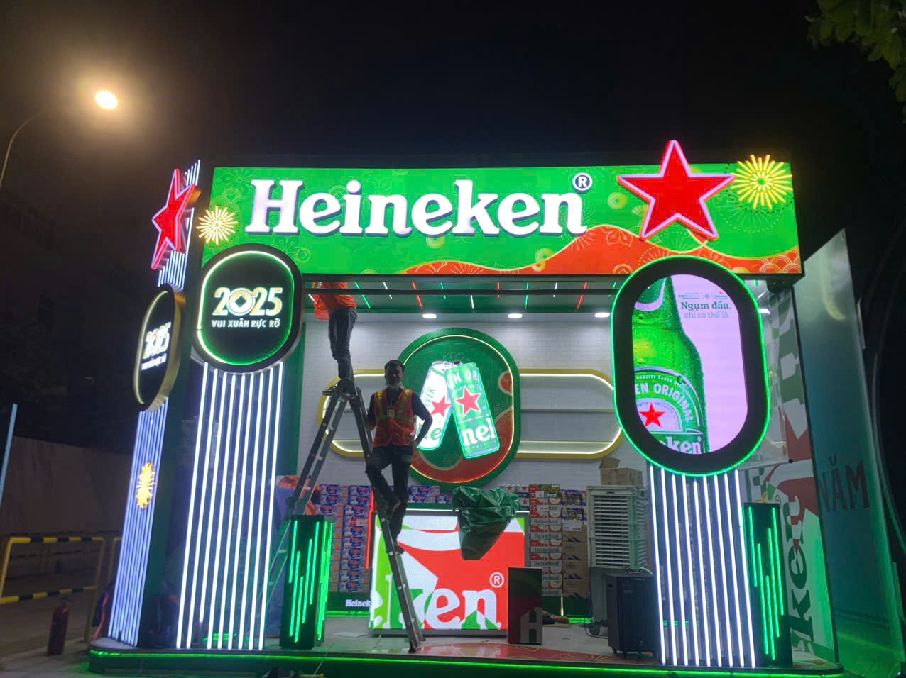 Thi công POSM sự kiện & hệ LED trang trí cho HỆ THỐNG POSM & SỰ KIỆN HEINEKEN – 5 ảnh công trình nhận diện thương hiệu
